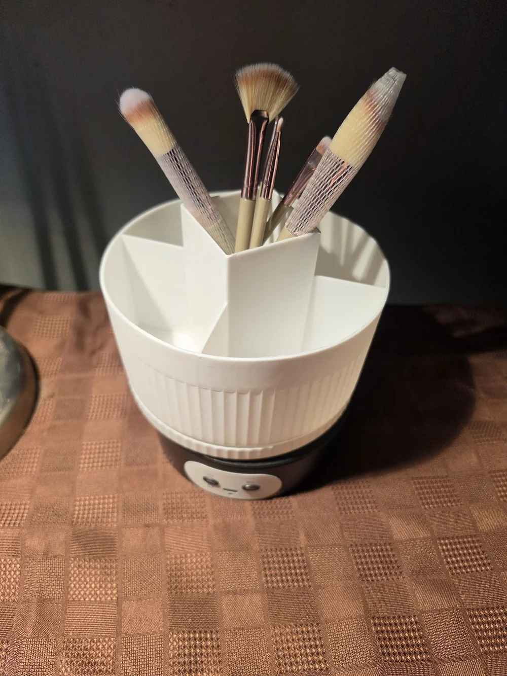 N/A cream rotating